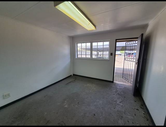 172M² WAREHOUSE TO LET IN WADEVILLE